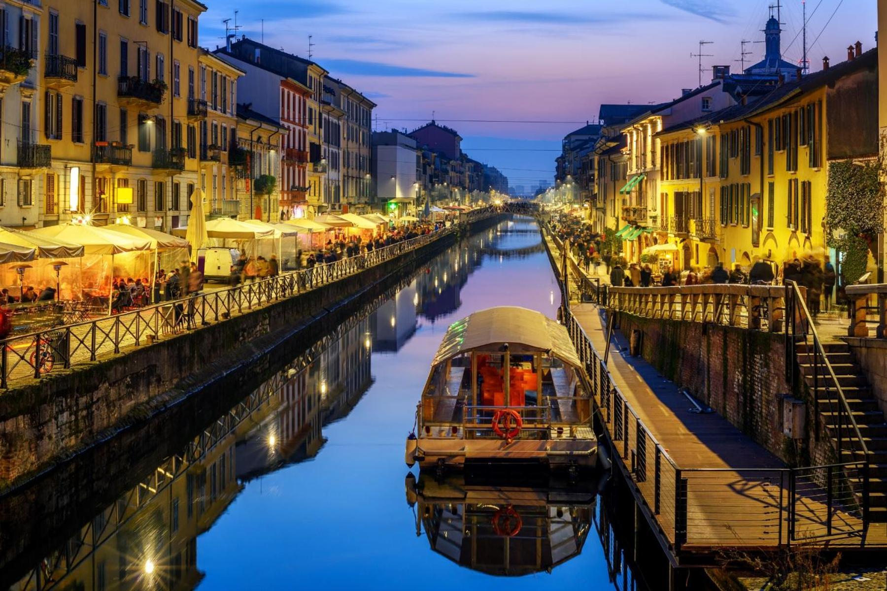 Duomo-navigli Charming And Modern With Fast Wifi Appartement Milaan